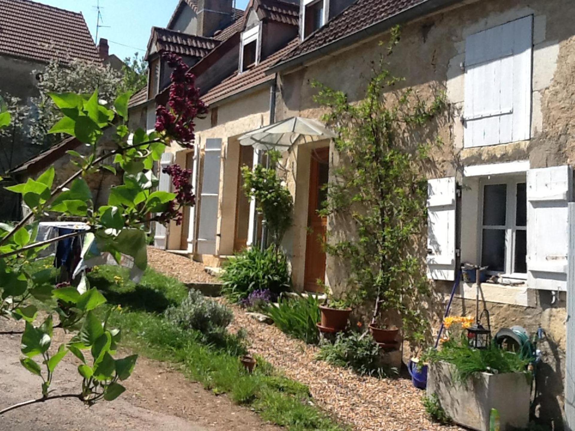 L'Atelier De Pierre 1-Bed Cottage In Pousseaux Exterior foto